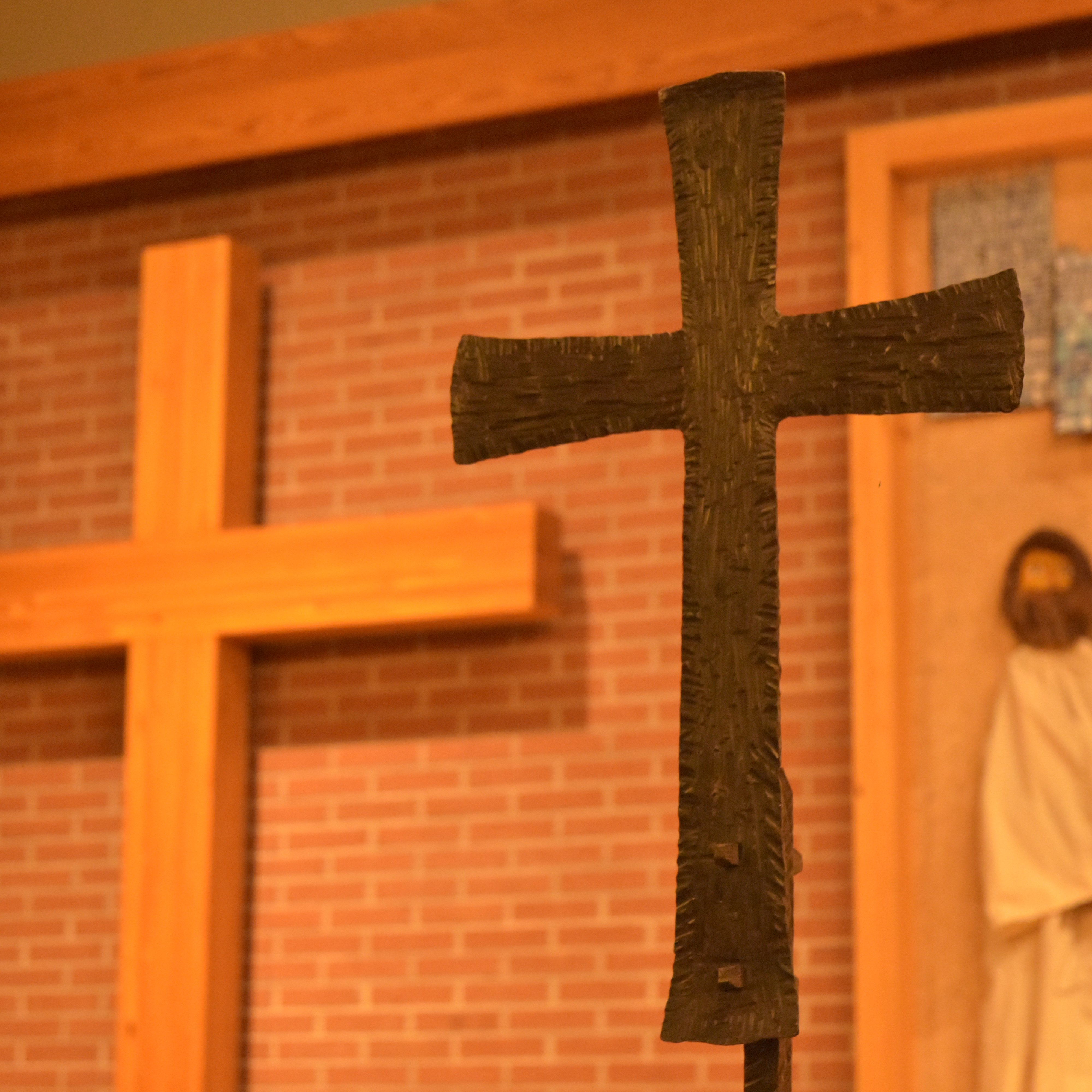 Kreuze in der Johanneskirche Mosbach