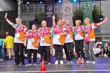 Beim ersten Special-Olympics-Wettbewerb gleich mit Gold dekoriert: die Tanzgruppe „Together in Line“.