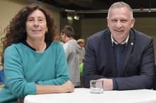 Die Verantwortlichen des Projekts "Teilhabe durch Sport": Projektkoordinatorin Claudia Geiger und Projektleiter Michael Walter.