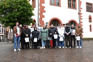 Gruppe aus dem BBW auf dem Mosbacher Marktplatz