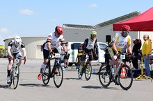 Start frei für das Straßenrennen beim Radsporttag auf dem Flugplatz Walldürn.